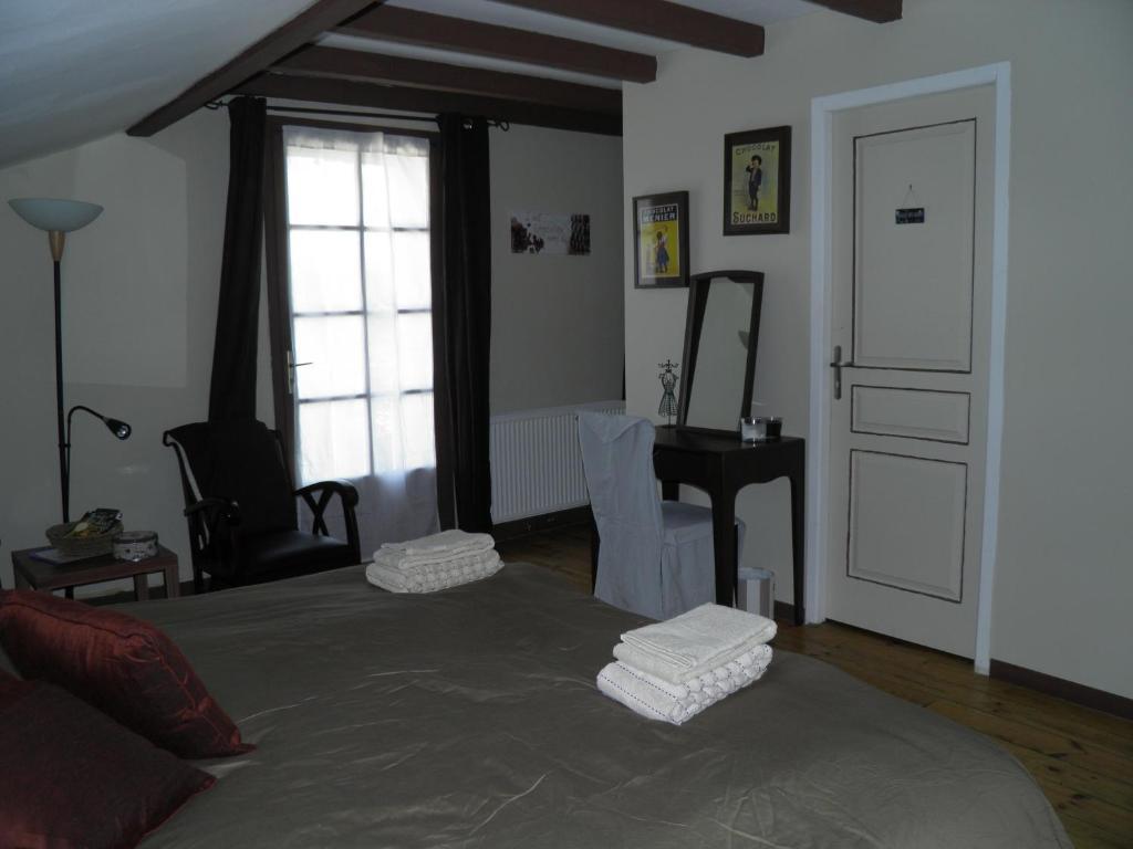 Chambres D'Hotes La Vigneronne Senouillac 객실 사진